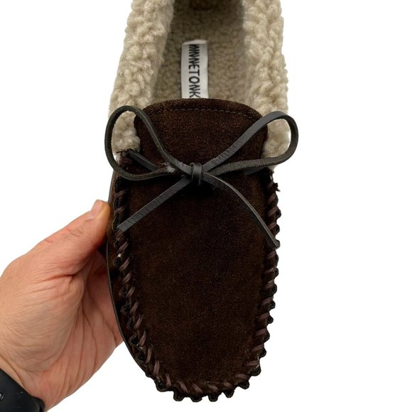 Minnetonka Mens Moccasin Slippers Size 10 Chocolate Suede Upper Faux Fur Lining - Picture 4 of 16